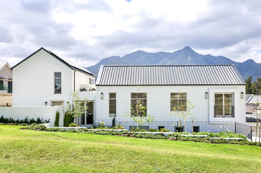 To Let 3 Bedroom Property for Rent in Kingswood Golf Estate Western Cape
